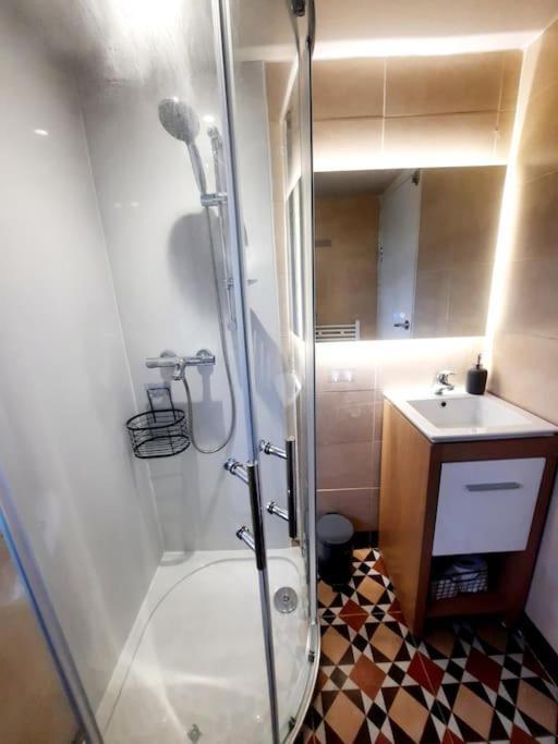 Alross Studio Flat / Private Bathroom Londres Exterior foto